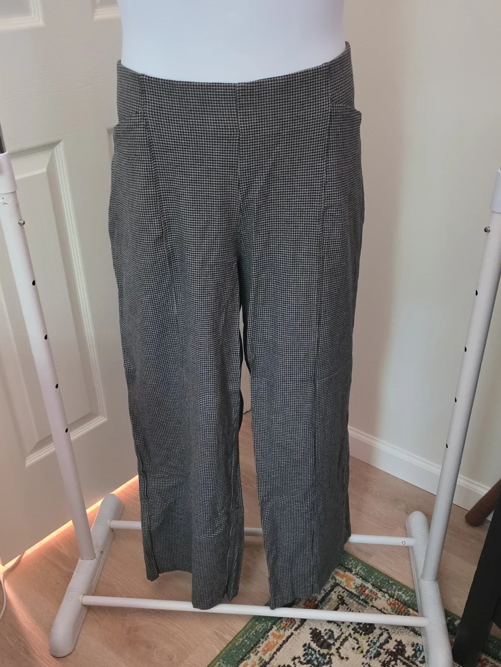 2X Old Navy Black & Gray Houndstooth High Rise Pixie Wide Leg Trouser